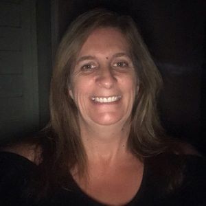 Meet your Posher, Debbie